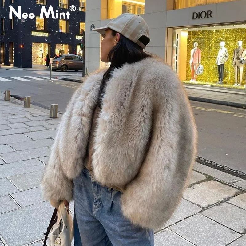 Street Fashion Week - 아이코닉 스트리트 패션 위크 럭셔리 브랜드