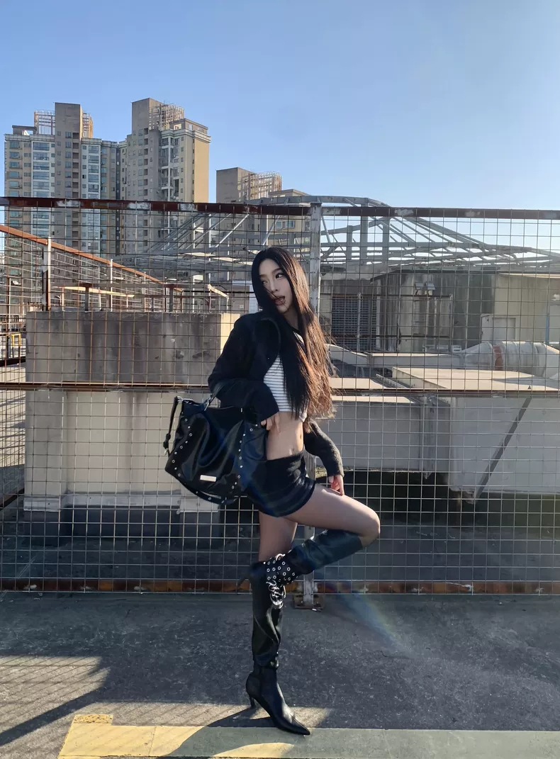 퍼 칼라 옐로우 풀오버 남성용 기성복 컬렉션 하이엔드  - Street Fashion Week 리뷰 및 가격
